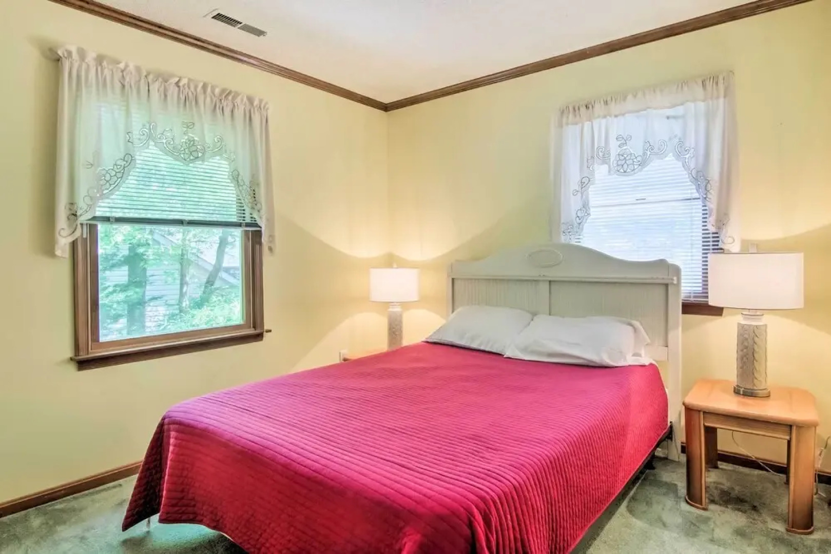 Golf Getaway w/ Pool Access 2 Mi to Bethany Beach!