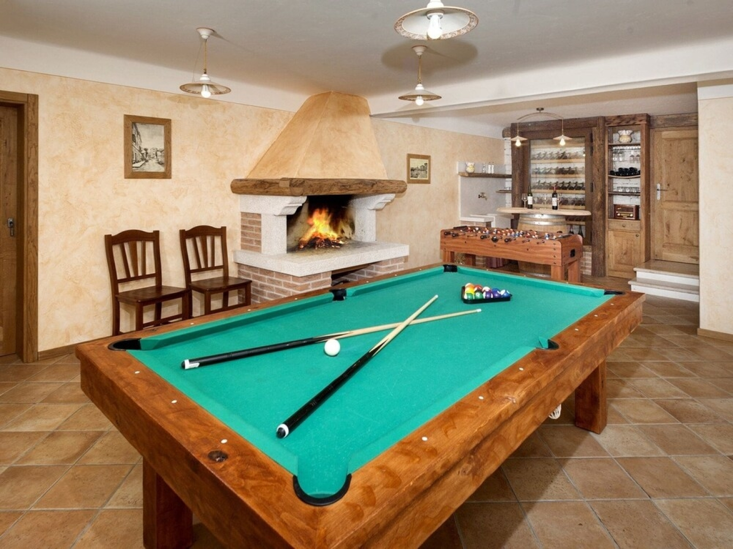 Luxury Villa for up to 6 Persons With Pool, Bbq, Wine Cellar and Billiard