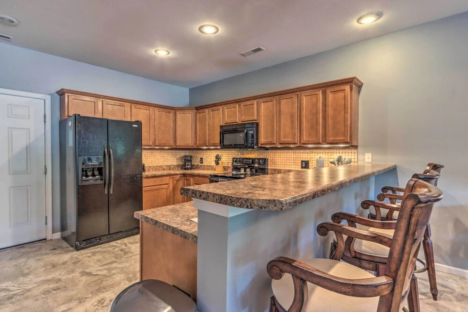 Lake View, Pool Access: Idyllic Camdenton Condo!