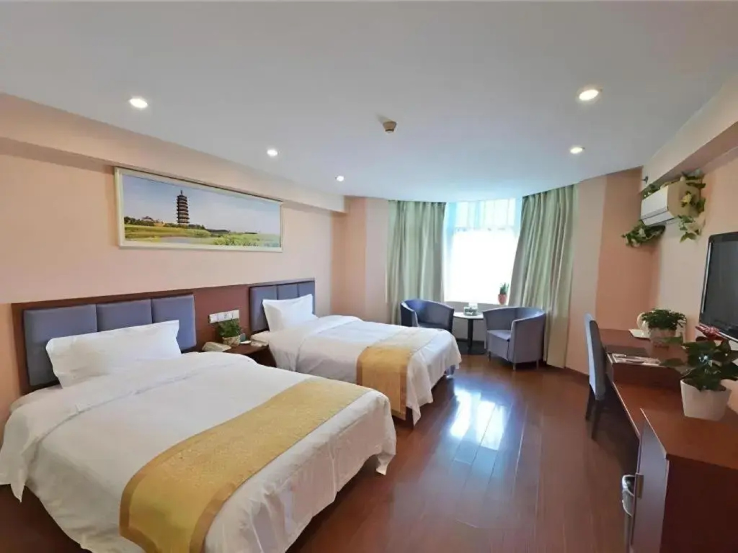 GreenTree Alliance Jiangsu Yangzhou Hanjiang Middle Road Libao Square Hotel