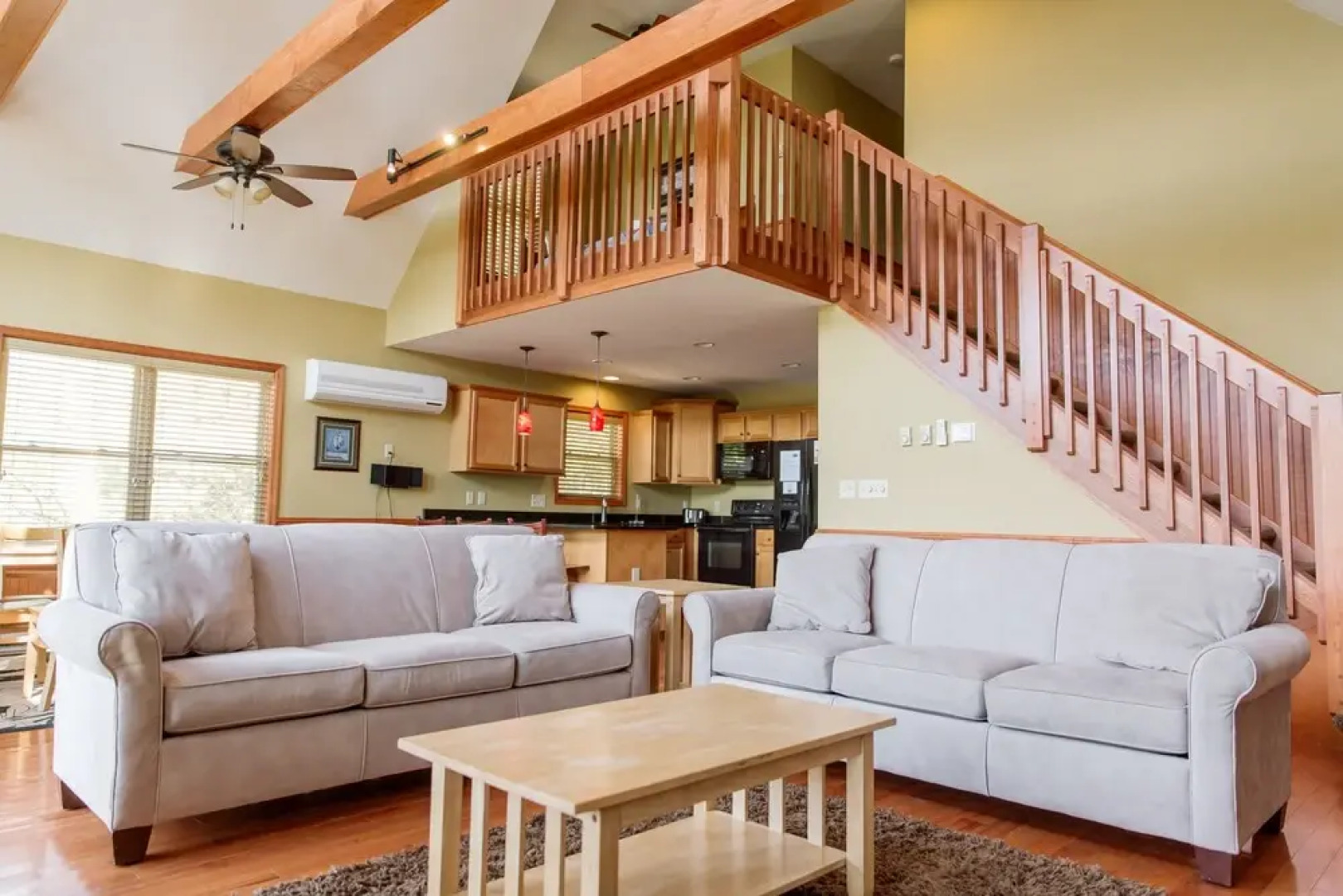 Boulder Field Lodge ~ HOT TUB ~ Free Linens