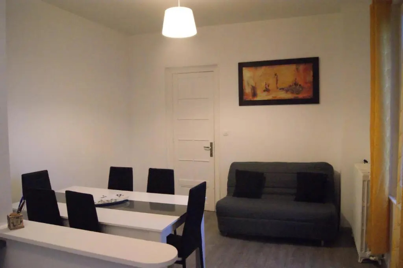 appartement individuelle refais a neuf,ds maison de maître,6 couchages dont un lit kingsize,cuisine avec lave vaisselle,rue privative pour se garer, accessibilité au jardin