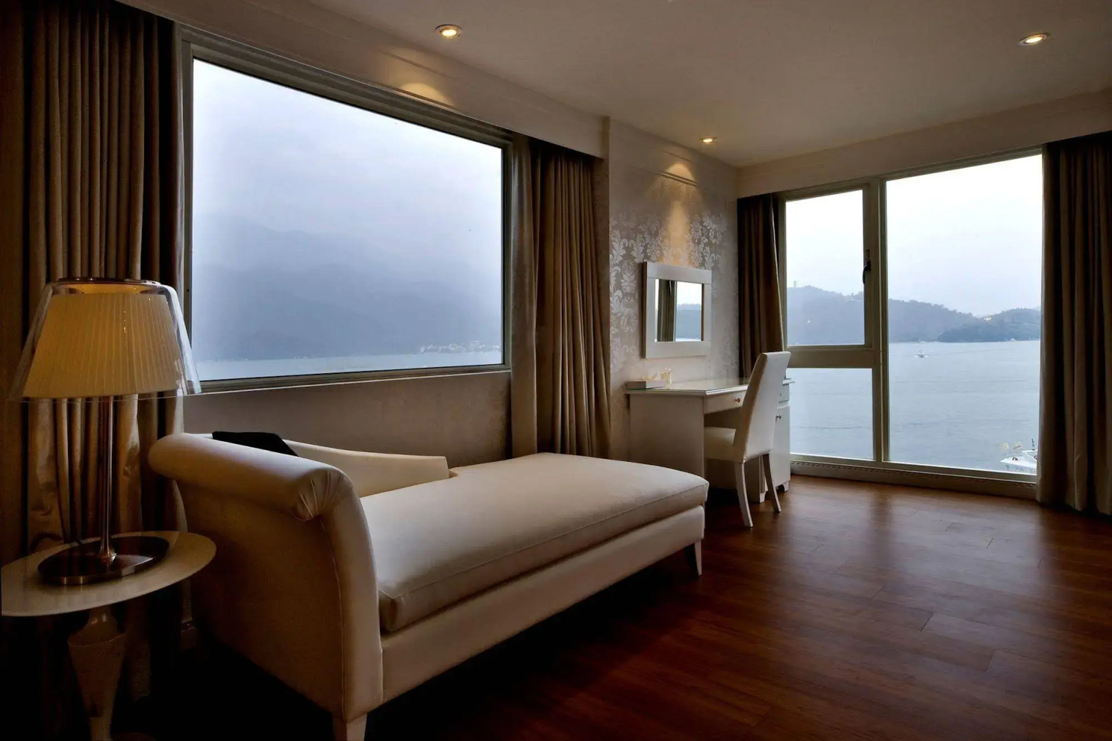 Spa Home Sun Moon Lake Luxury Lakeside Hotel