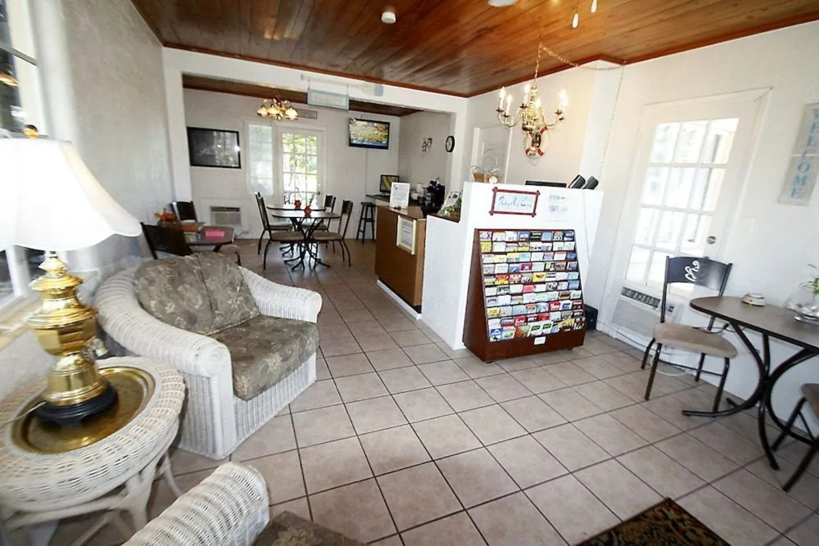 Island Breeze Inn