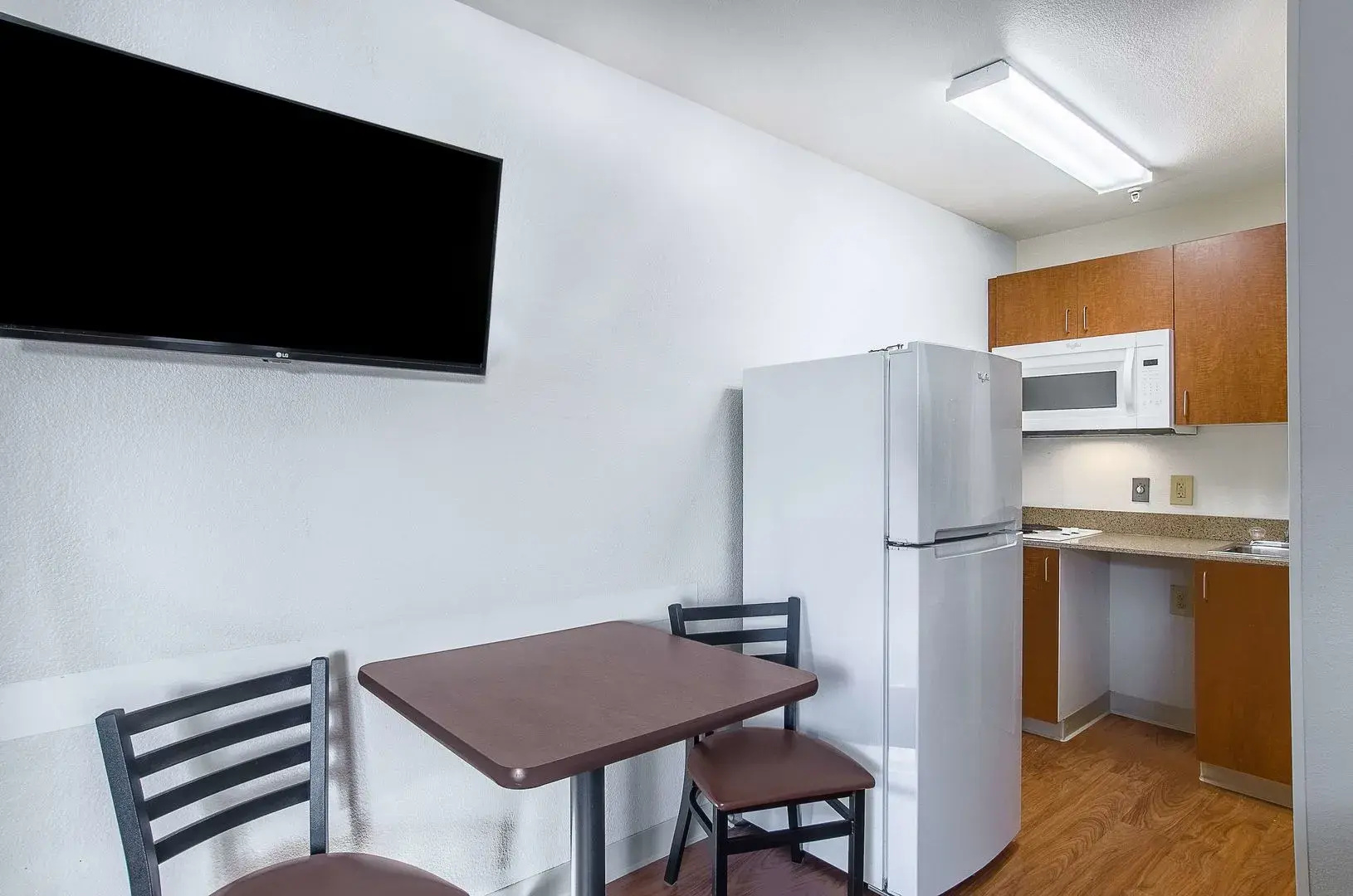 HomeTowne Studios By Red Roof Denver - Airport/ Aurora