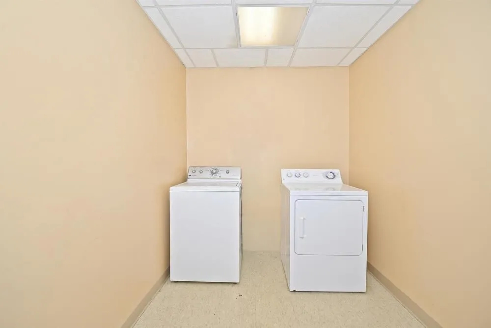 Holiday Inn Express & Suites Williamstown - Glassboro