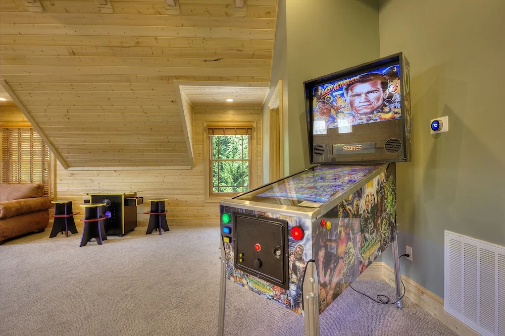 Birds Creek Mansion 650 - Six Bedroom Cabin