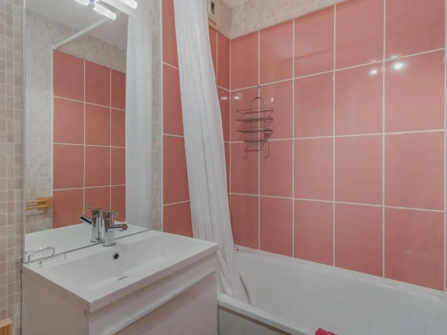 Appartement Esquièze-Sère, 1 pièce, 6 personnes - FR-1-402-30