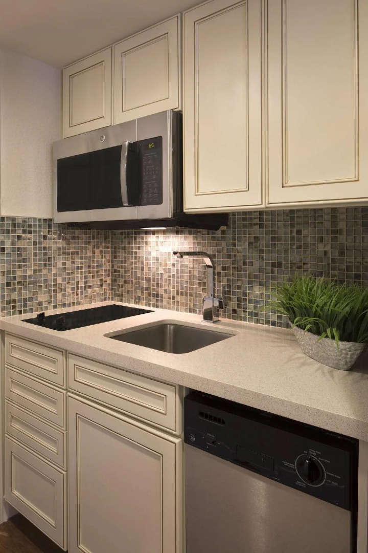 The Atlantic Suites on the Ave