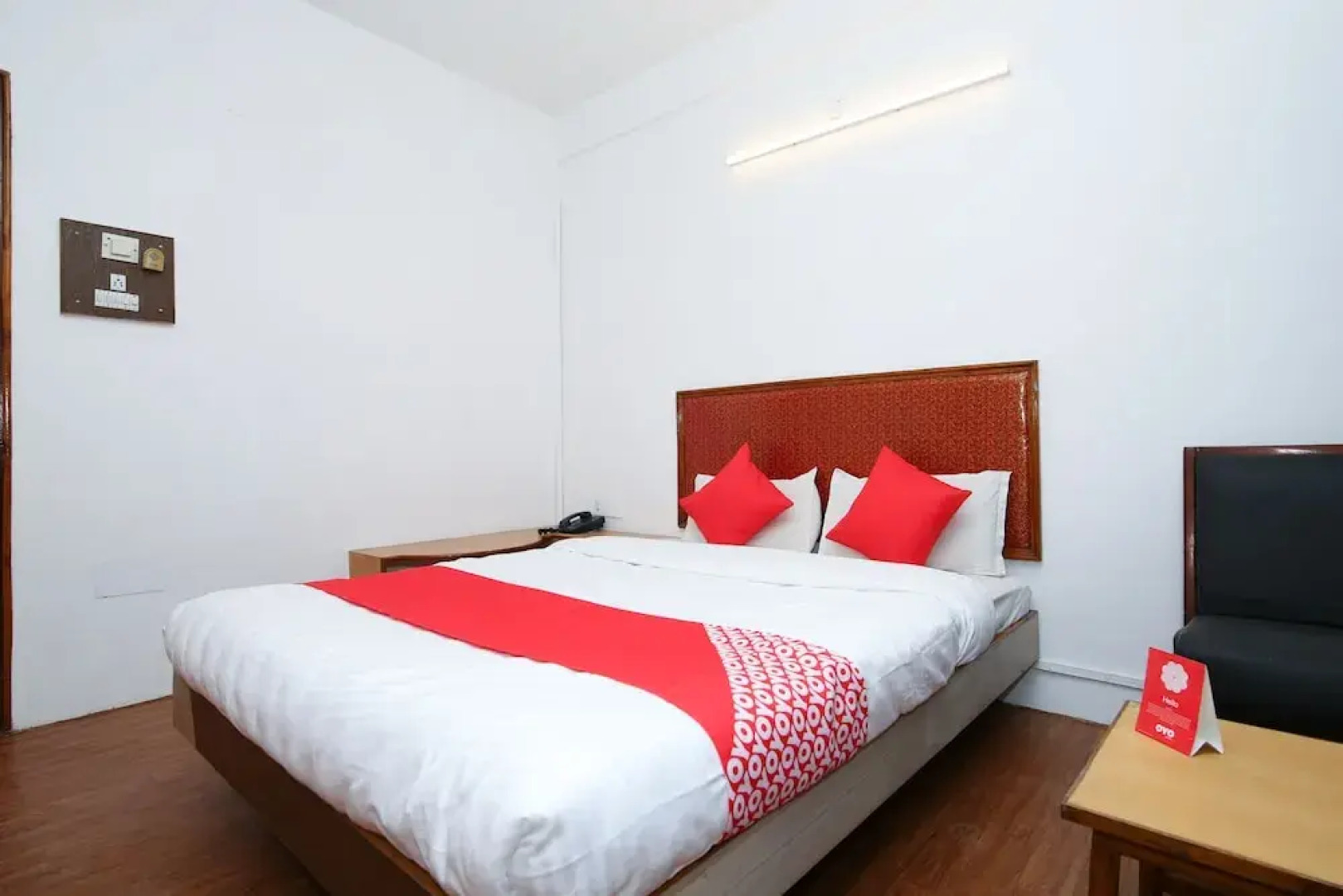 OYO 10606 Hotel Shriradha Civic Centre