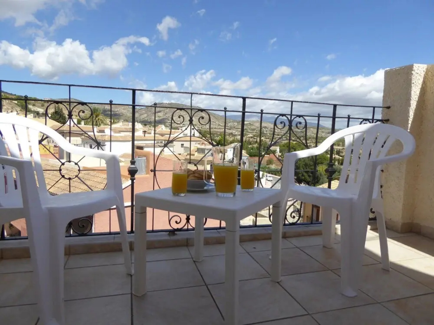 Casa La Font, Rusticrestored Century old House in Aigues, Alicante