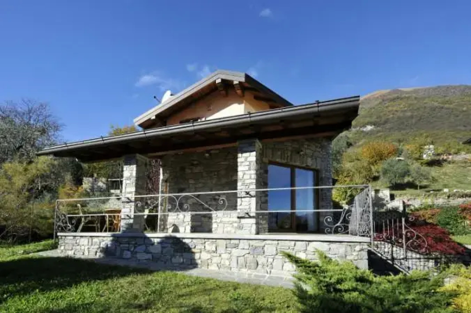 Mezzegra Pola Elegante