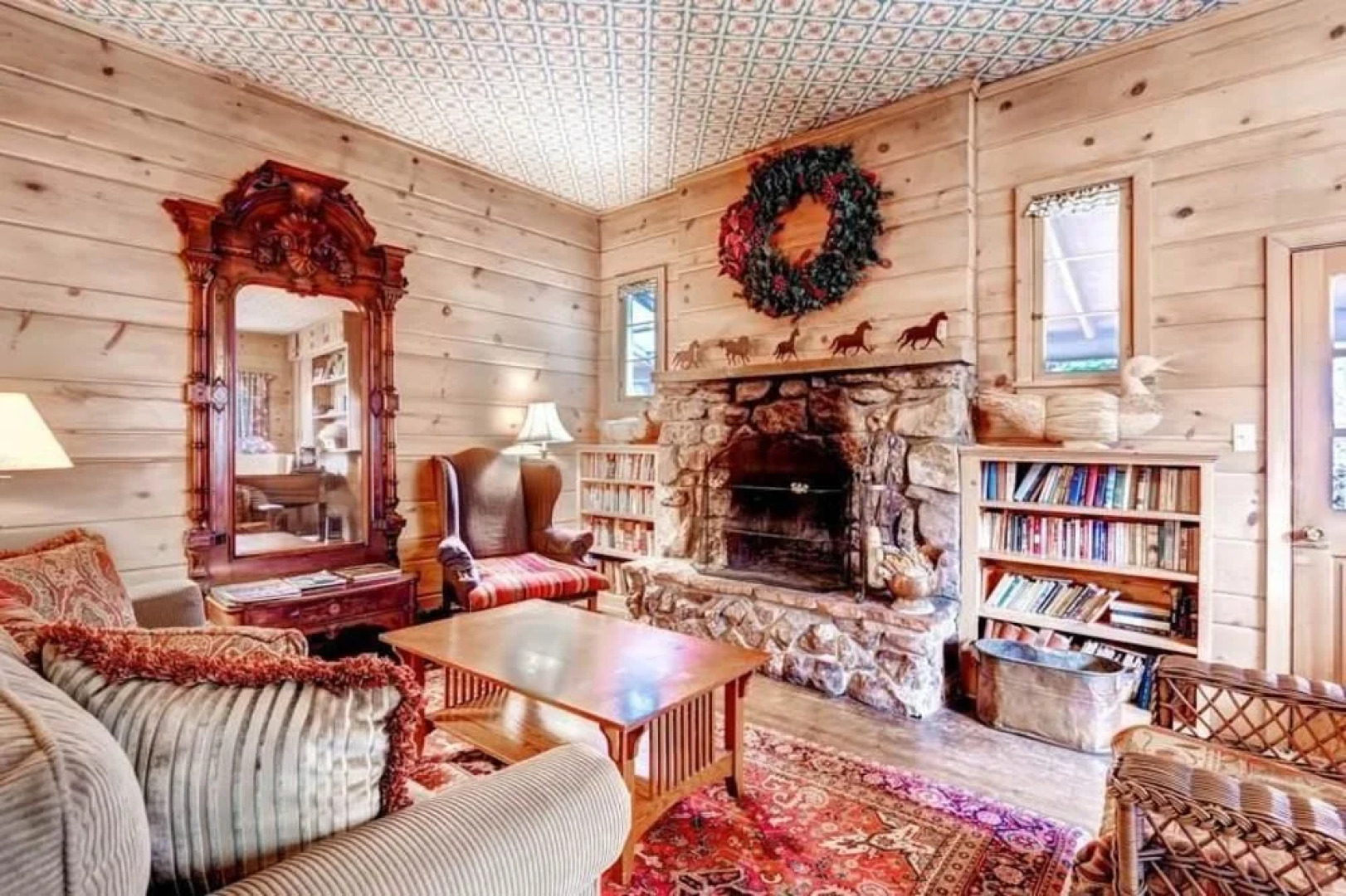 Barbee Cottage Downtown Private Home by McCartney