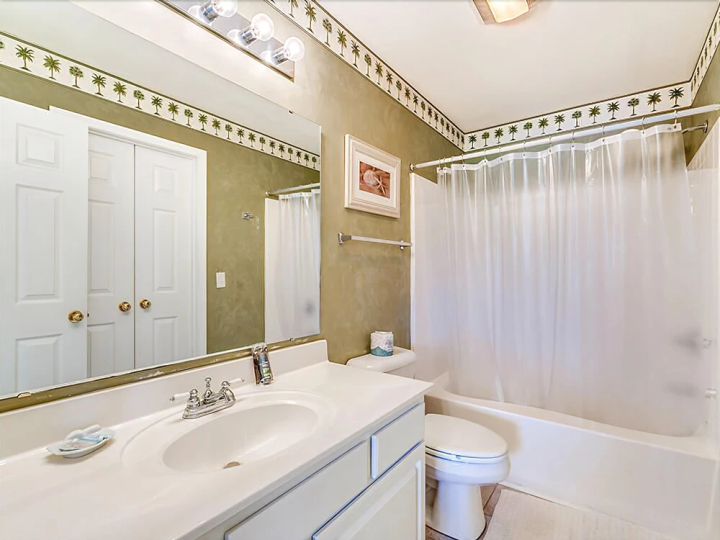 #57C True Blue - 3 Br condo by RedAwning