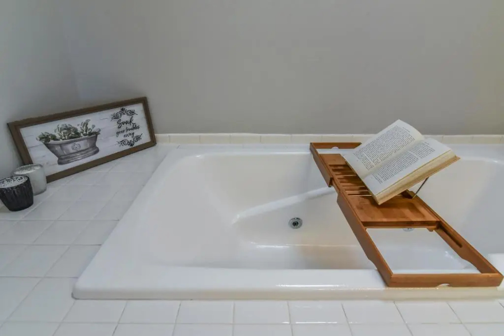 South Asheville home with hot tub just 11 miles to downtown