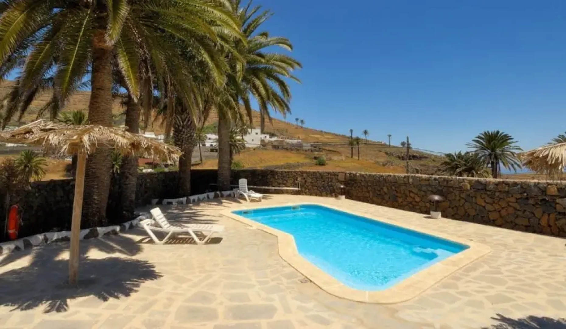Villa - 2 Bedrooms with Pool and WiFi - 106085