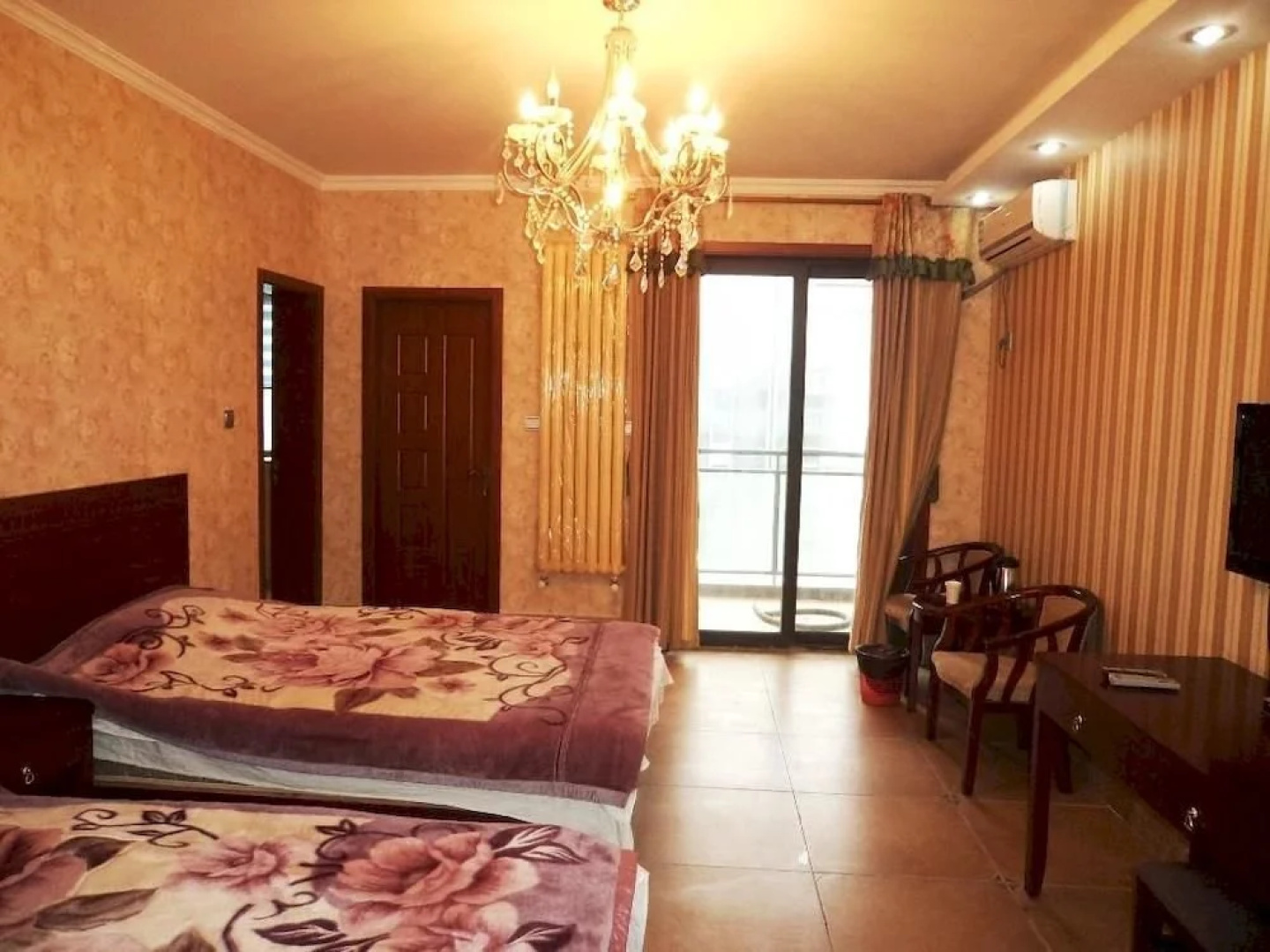 Zhengzhou Jintaicheng Hotel