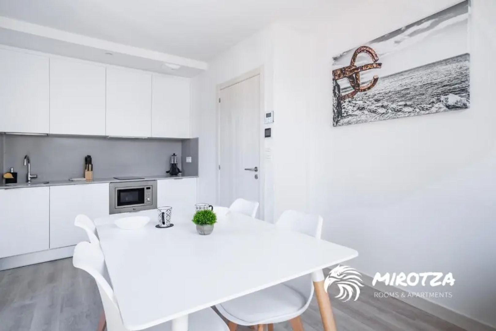 Mirotza Rooms And Apartments