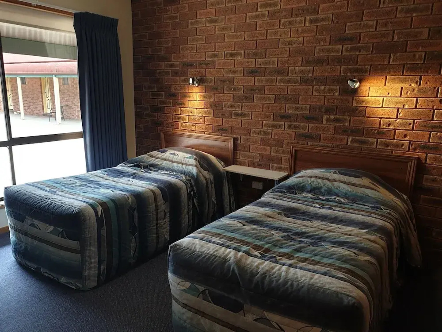 Finley Palm Motor Inn