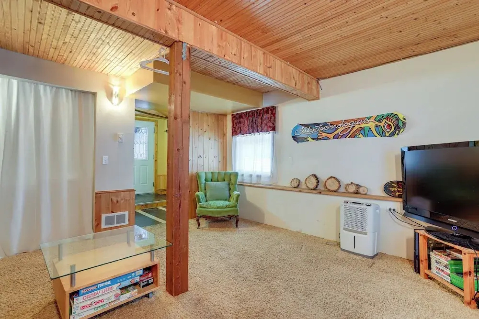 Snoqualmie Pass Cabin w/ Deck: Walk to Ski Lift