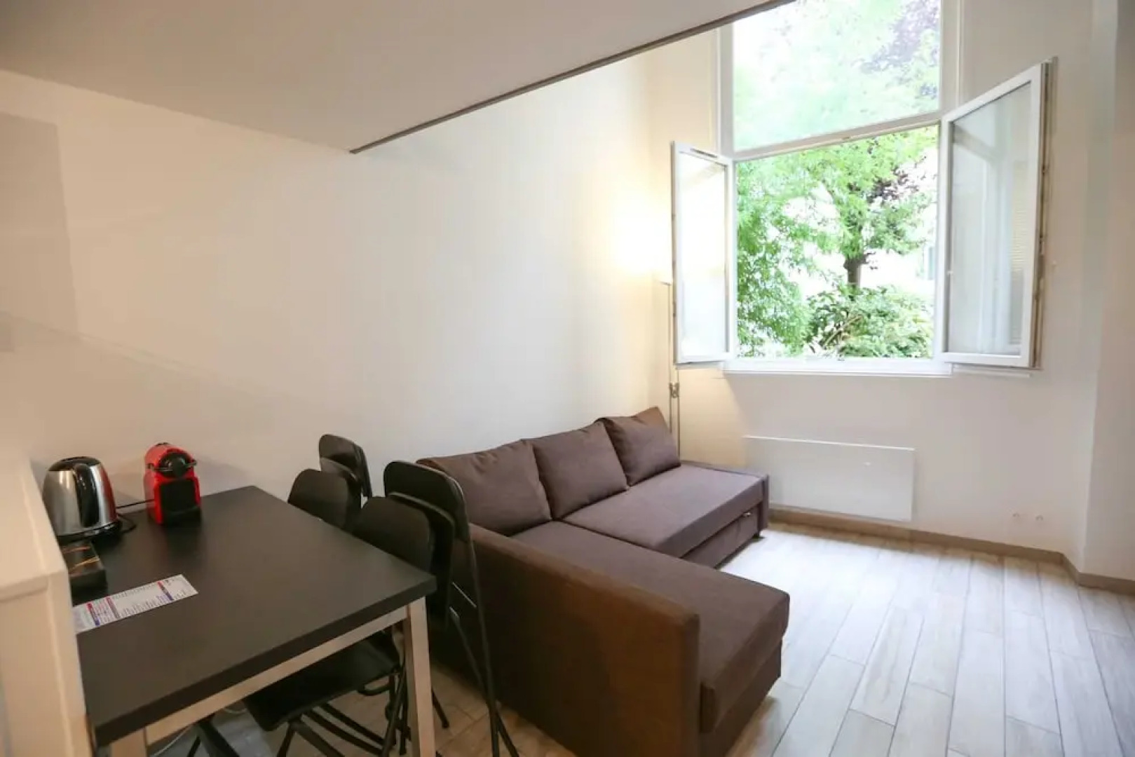 Hostnfly Apartments - Charming Luminous Studio in Vincennes