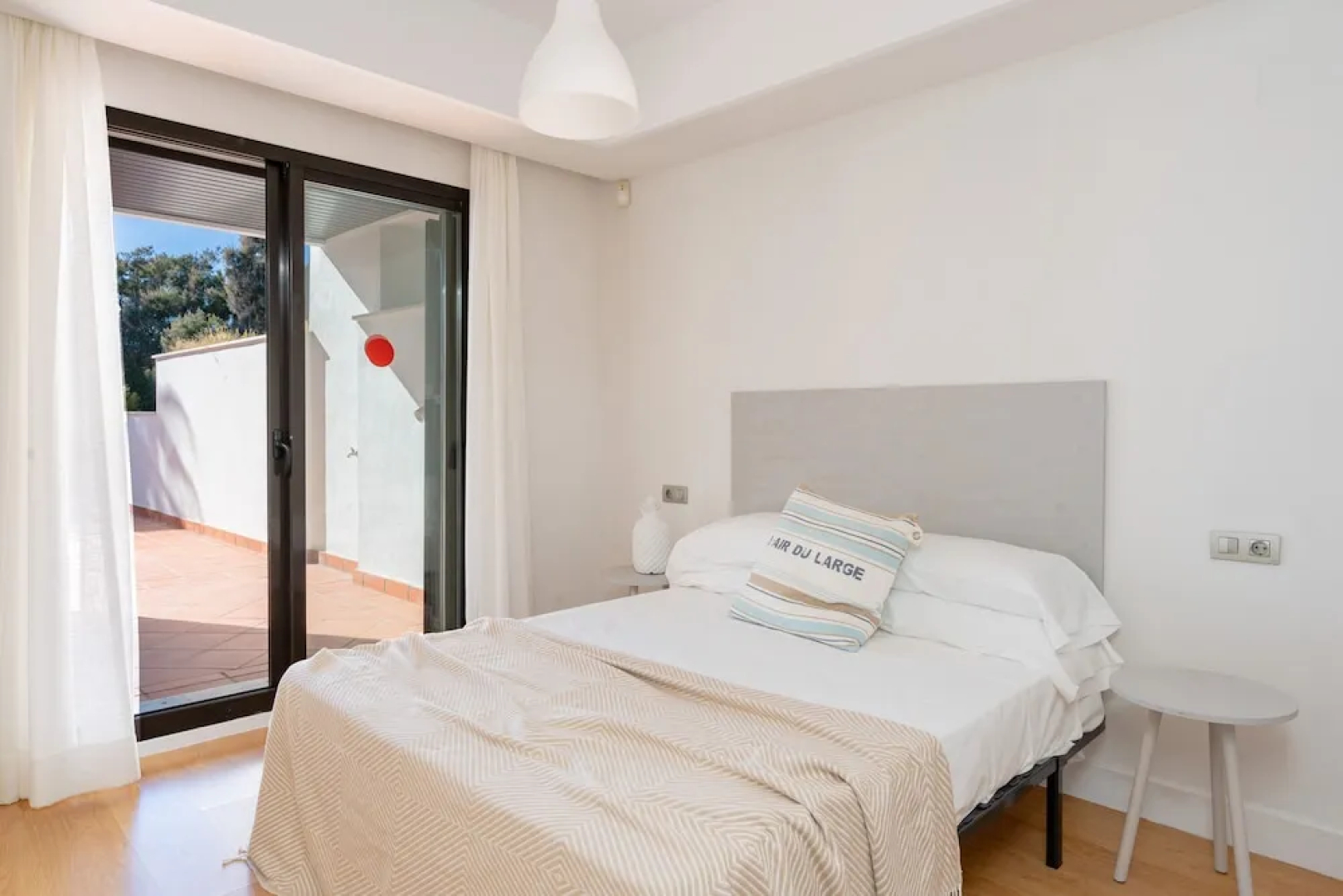 First Line House Casares del Mar