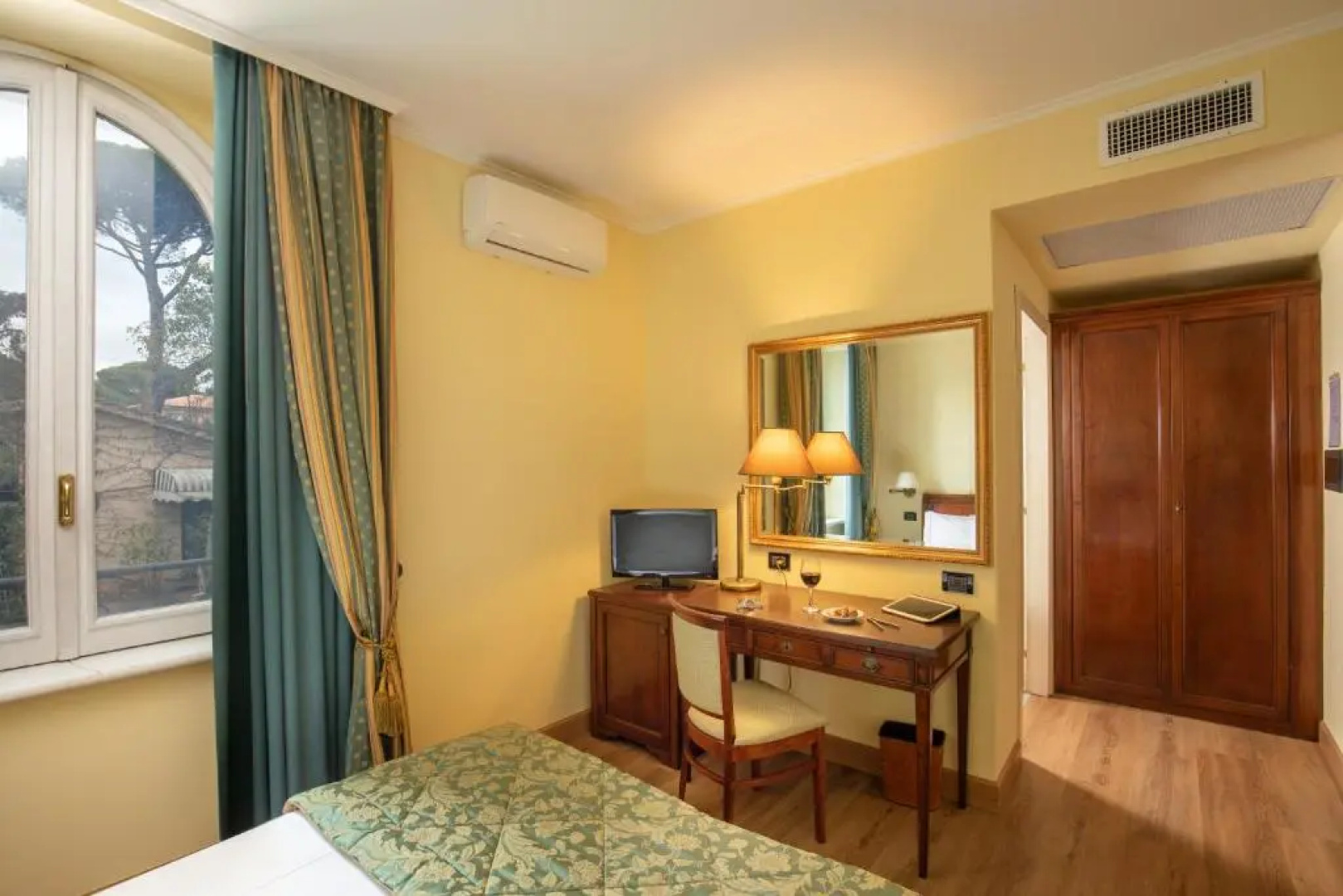 Hotel Verdeborgo