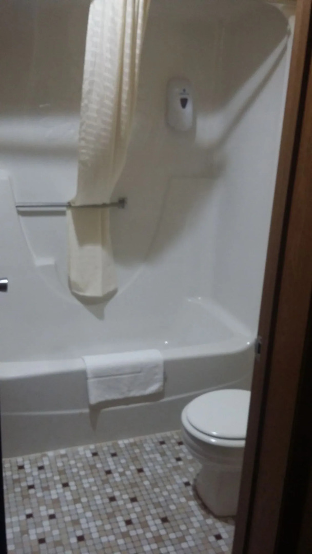 Econo Lodge Watertown