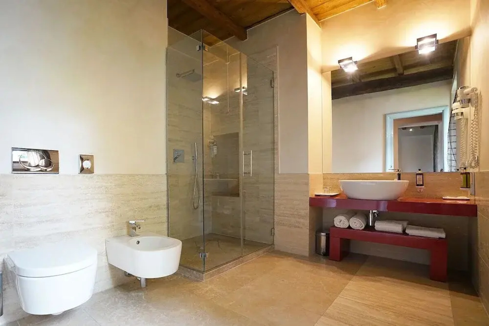 1711 Luxury Guest House