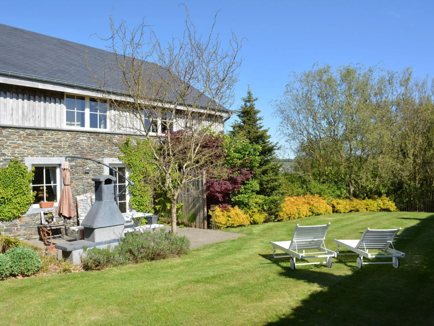 Cottage With Foosball & Garden