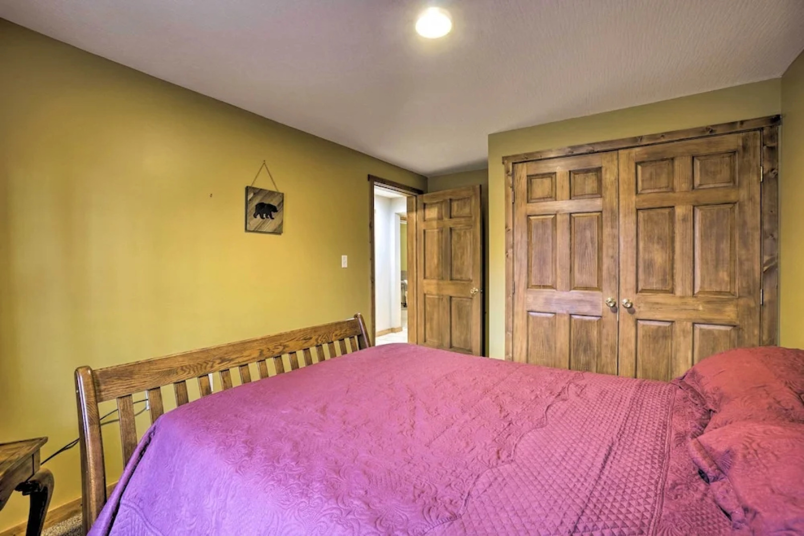 Spacious Buckeye Lake Home w/ Hot Tub & Fire Pit!