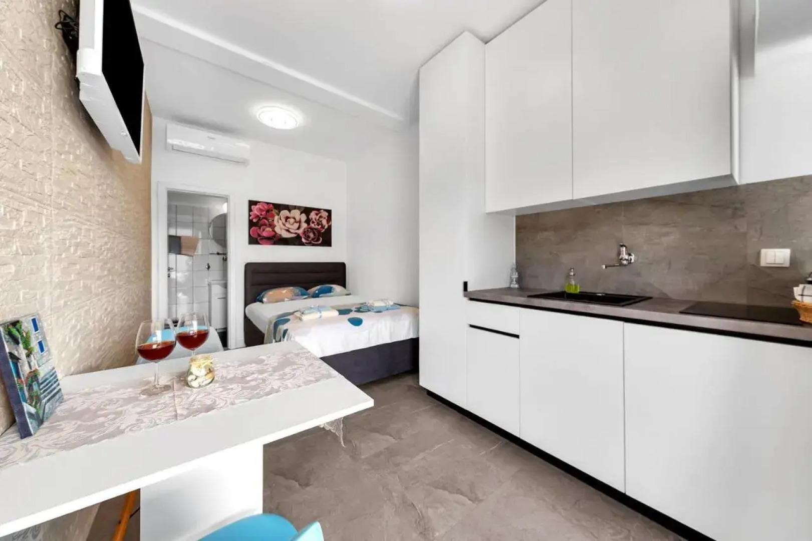 Apartments & Rooms Safić