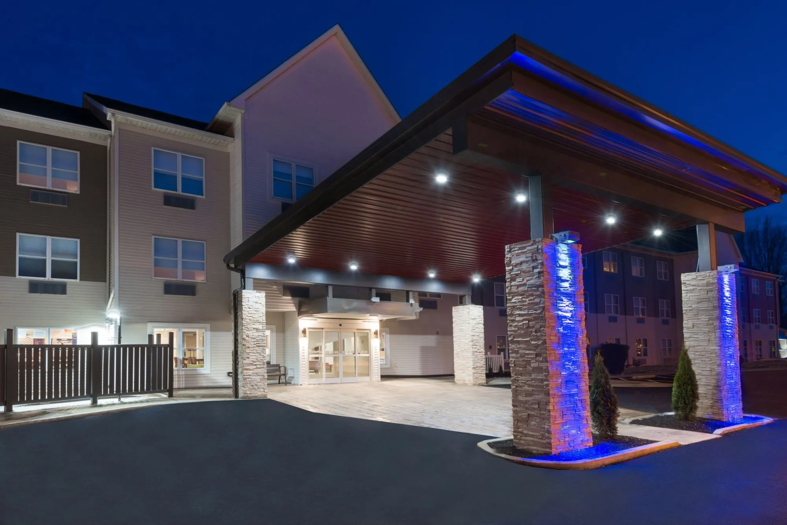 Holiday Inn Express & Suites Columbus Airport East by IHG