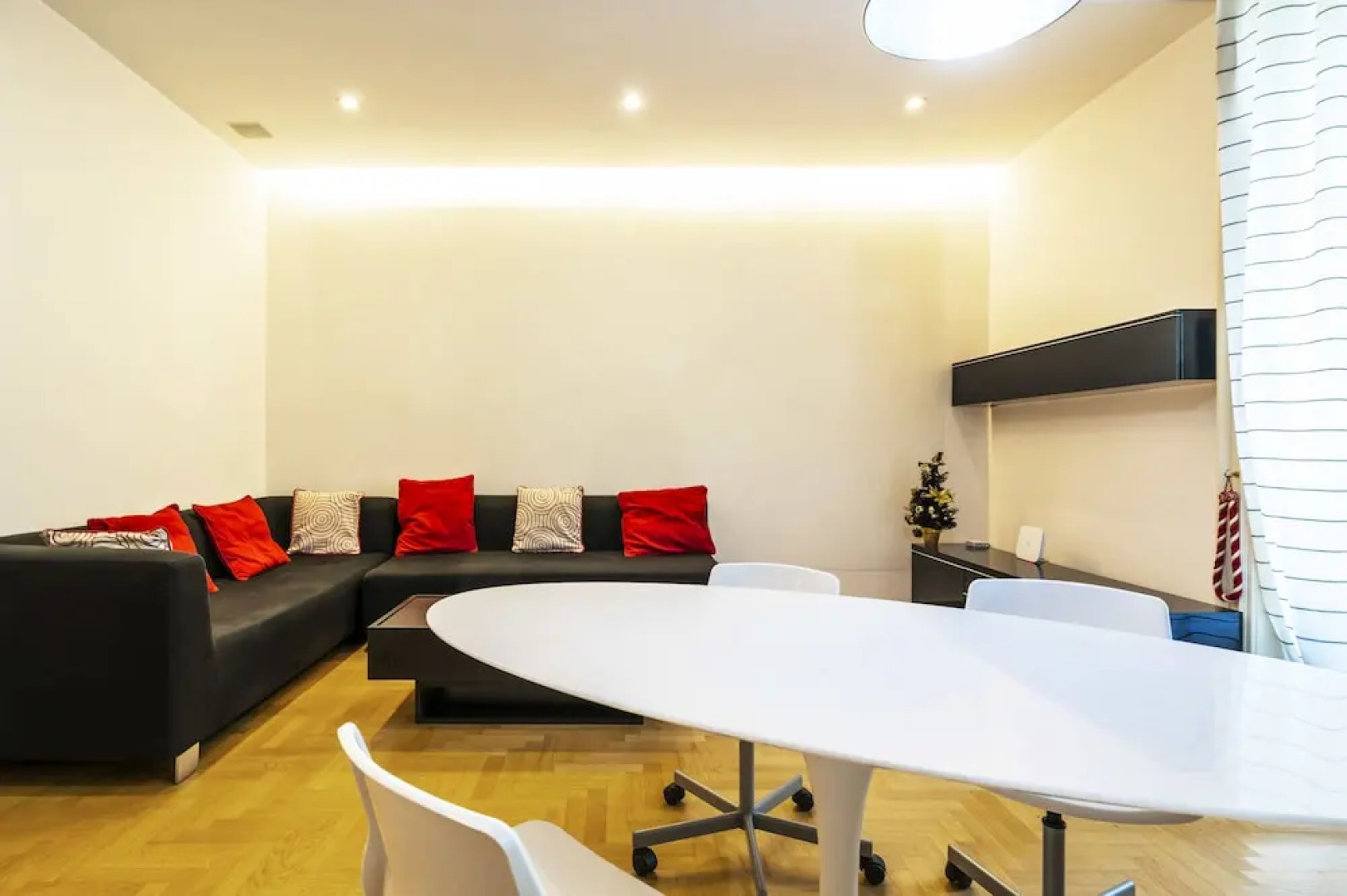 Cadorna Center Studio- Flats Collection