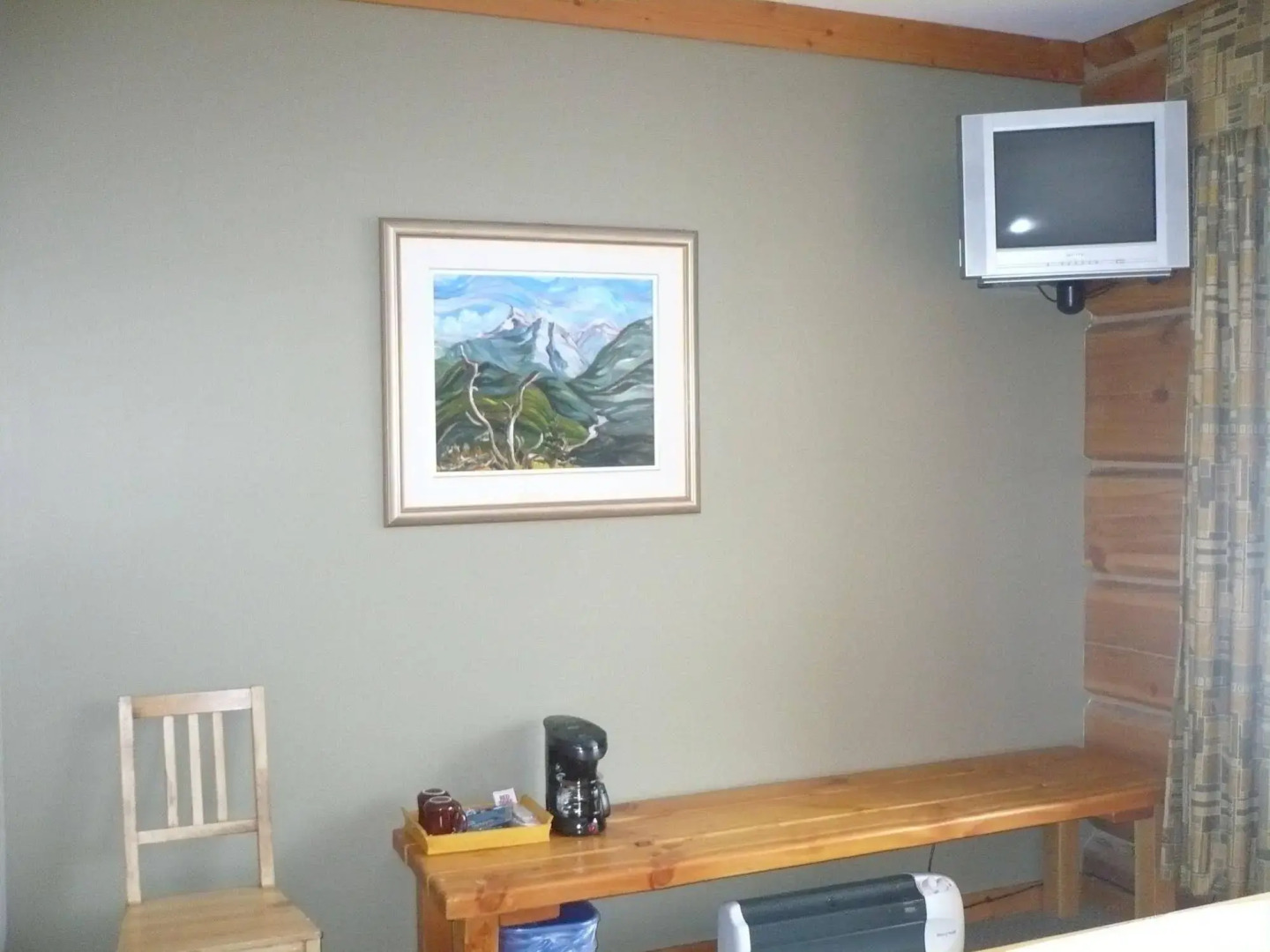 Basecamp Lodge Golden