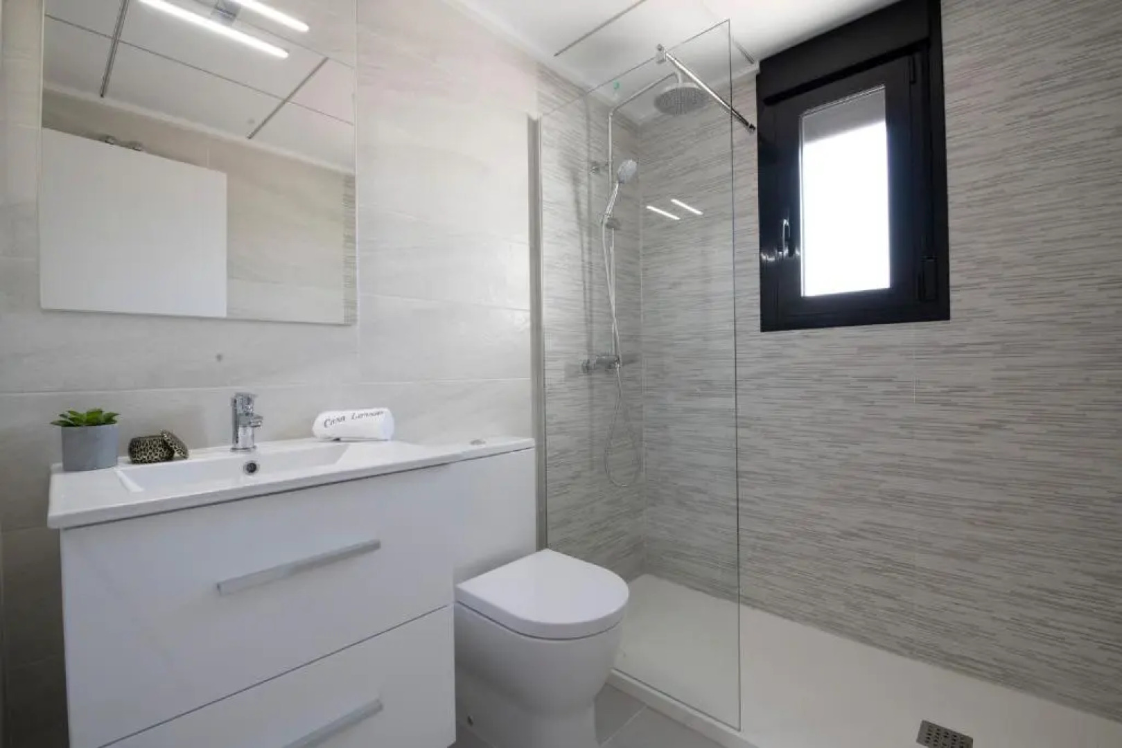 Luksusvilla med privat basseng - plass til 2 familier