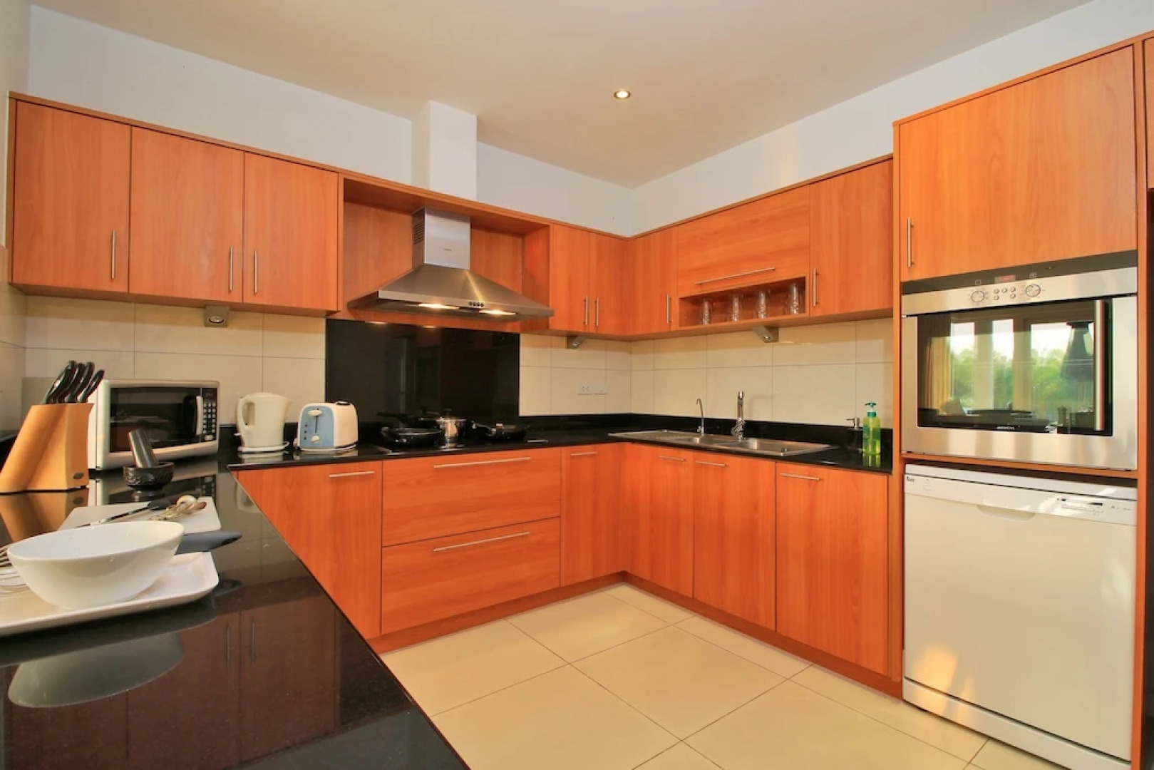 Pattaya Sunset Villa 4 Bedroom Sleeps 8