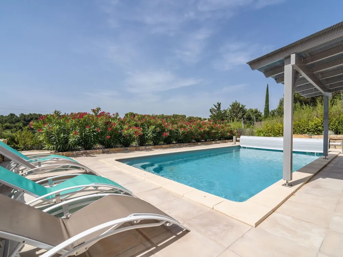 Luxurious Villa Near River in Cesseras