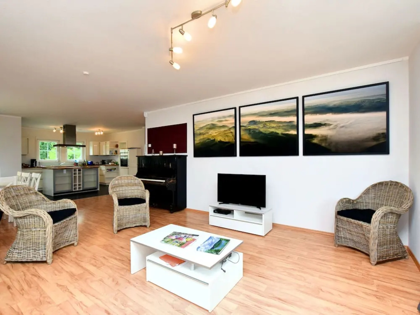 Beautiful House With Sauna, Modern Interior and Enormous, Park-like Garden