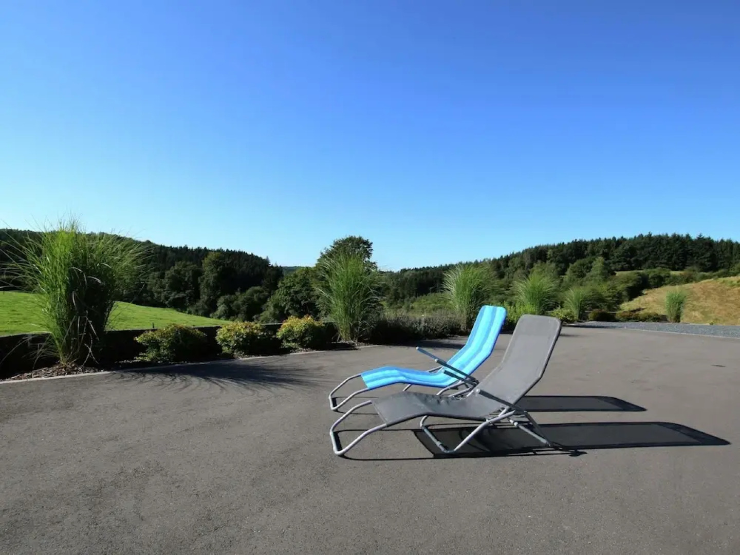 Classy Holiday Home in Martilly with Hot Tub