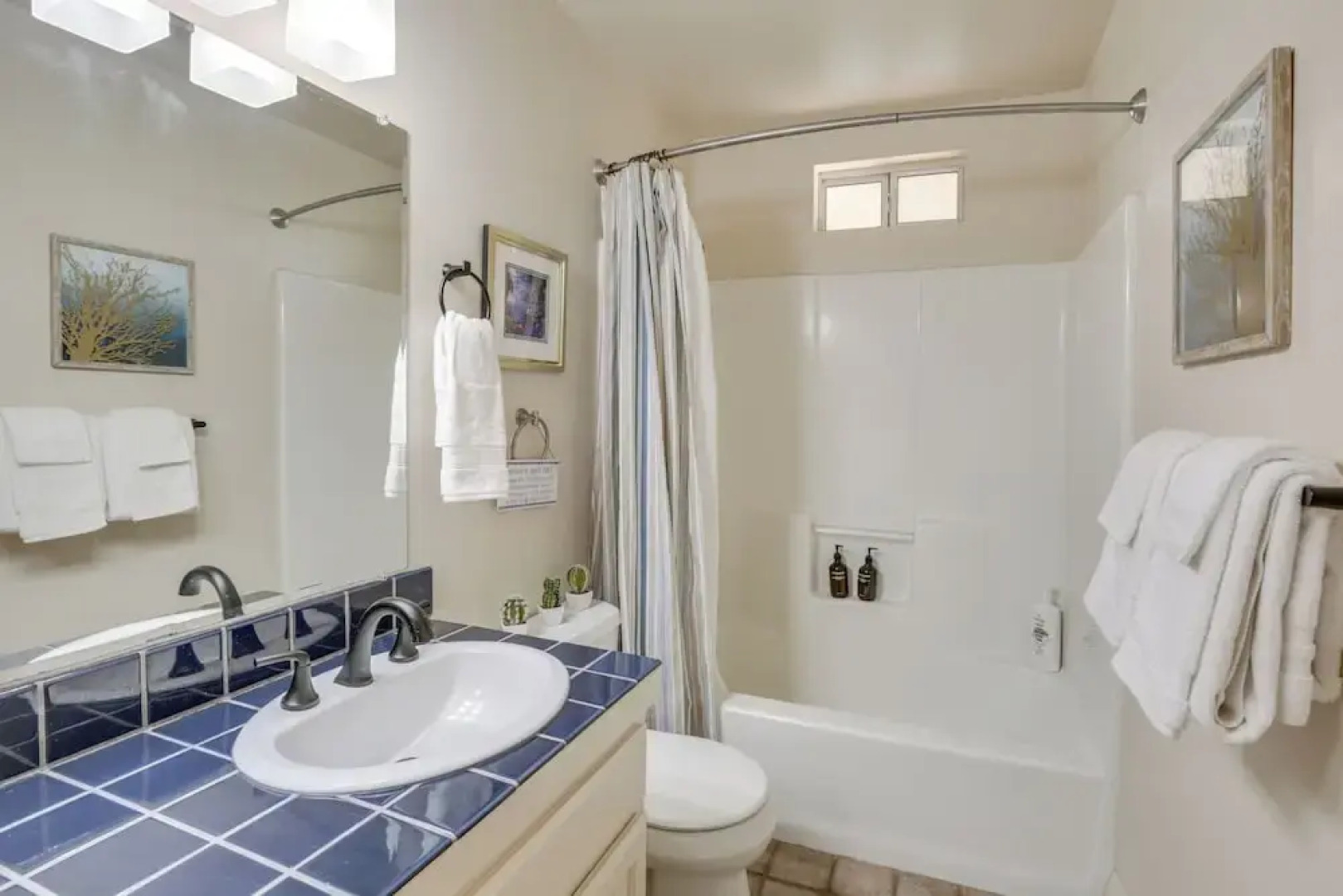 Hot Tub + Balcony: Rainbow Retreat Near Wineries!