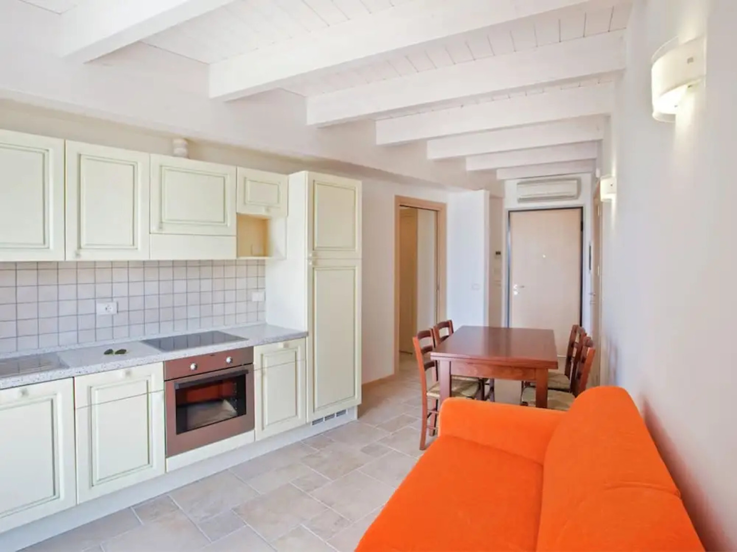 Modern Eco-Friendly Apartment Steps Away From the Sea And Nature