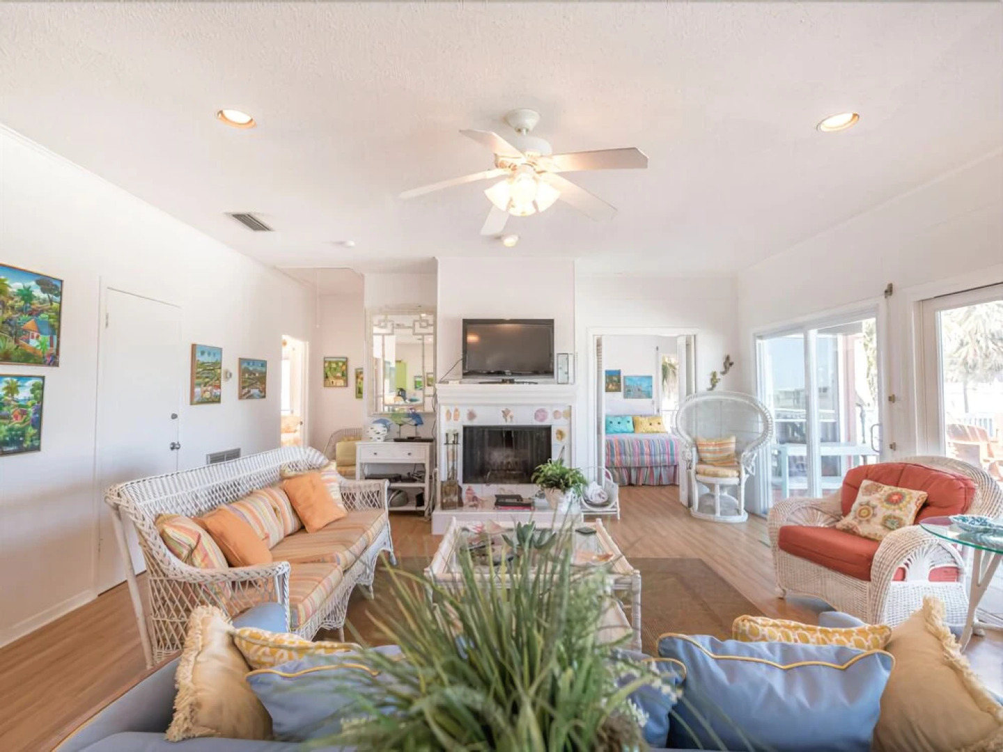 Casa Rosa West by RedAwning