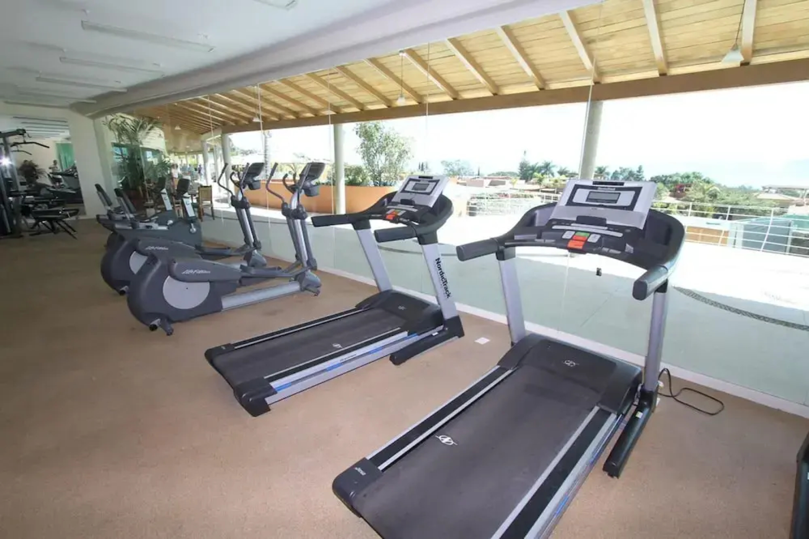 Luxury Private Resort 2-br 2-wr Condo w Breath Taking Lake Views