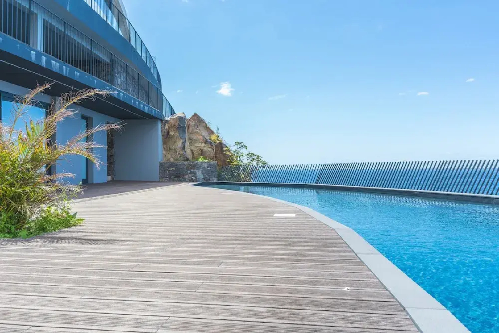 Big Cliff Apartment by Atlantic Holiday