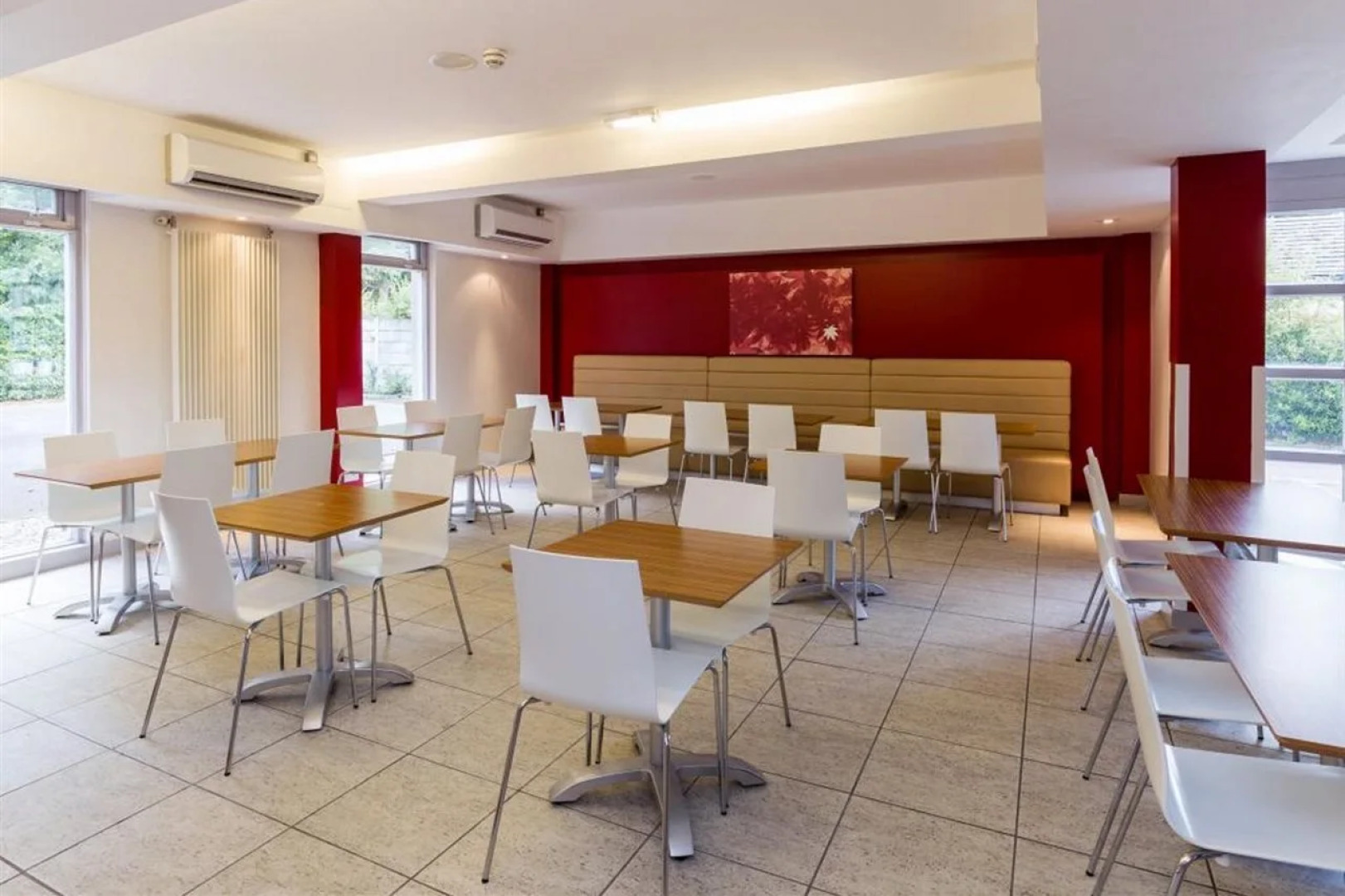 Travelodge Dundee Strathmore Avenue