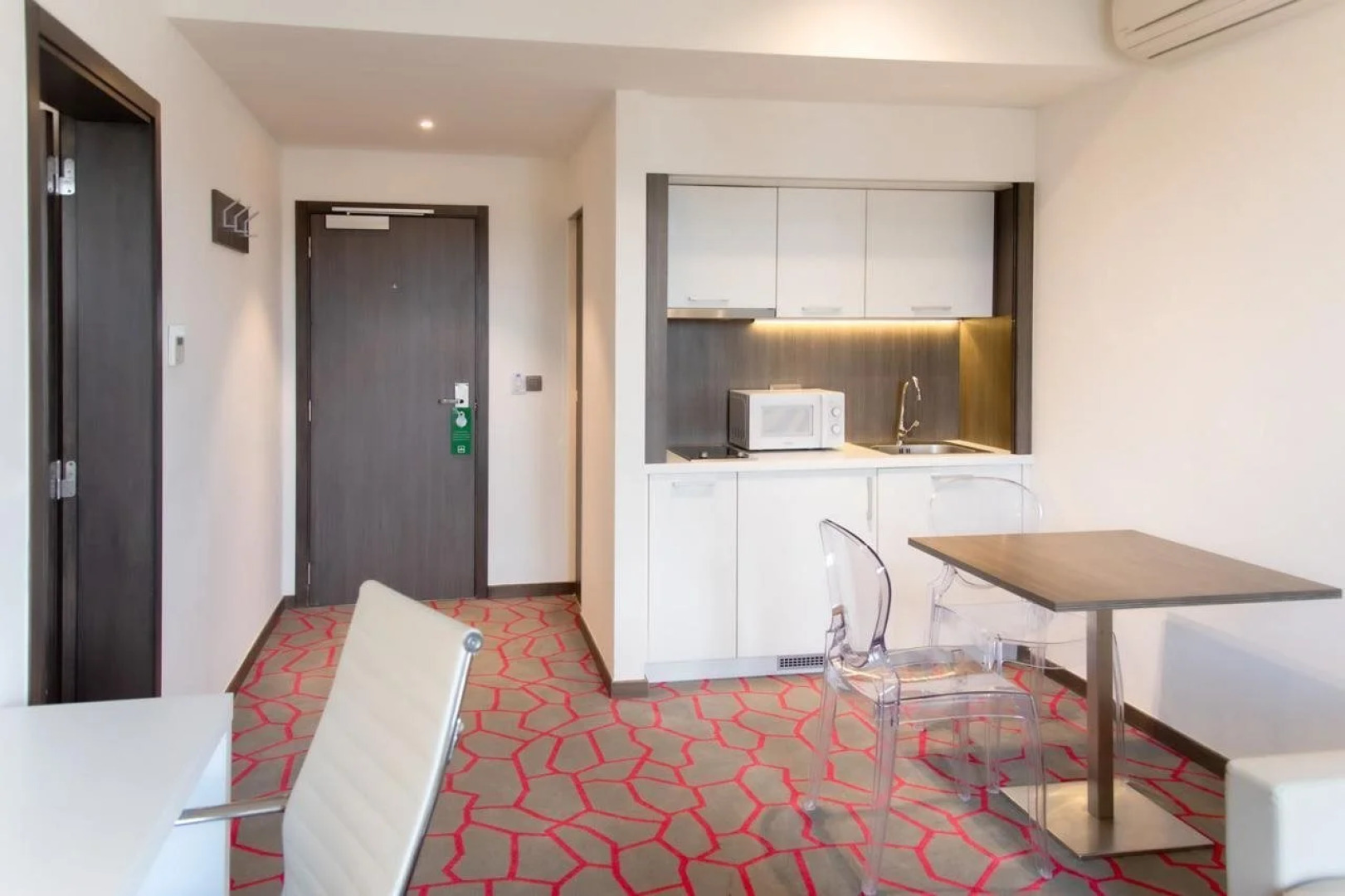 B&B HOTEL Mons Centre