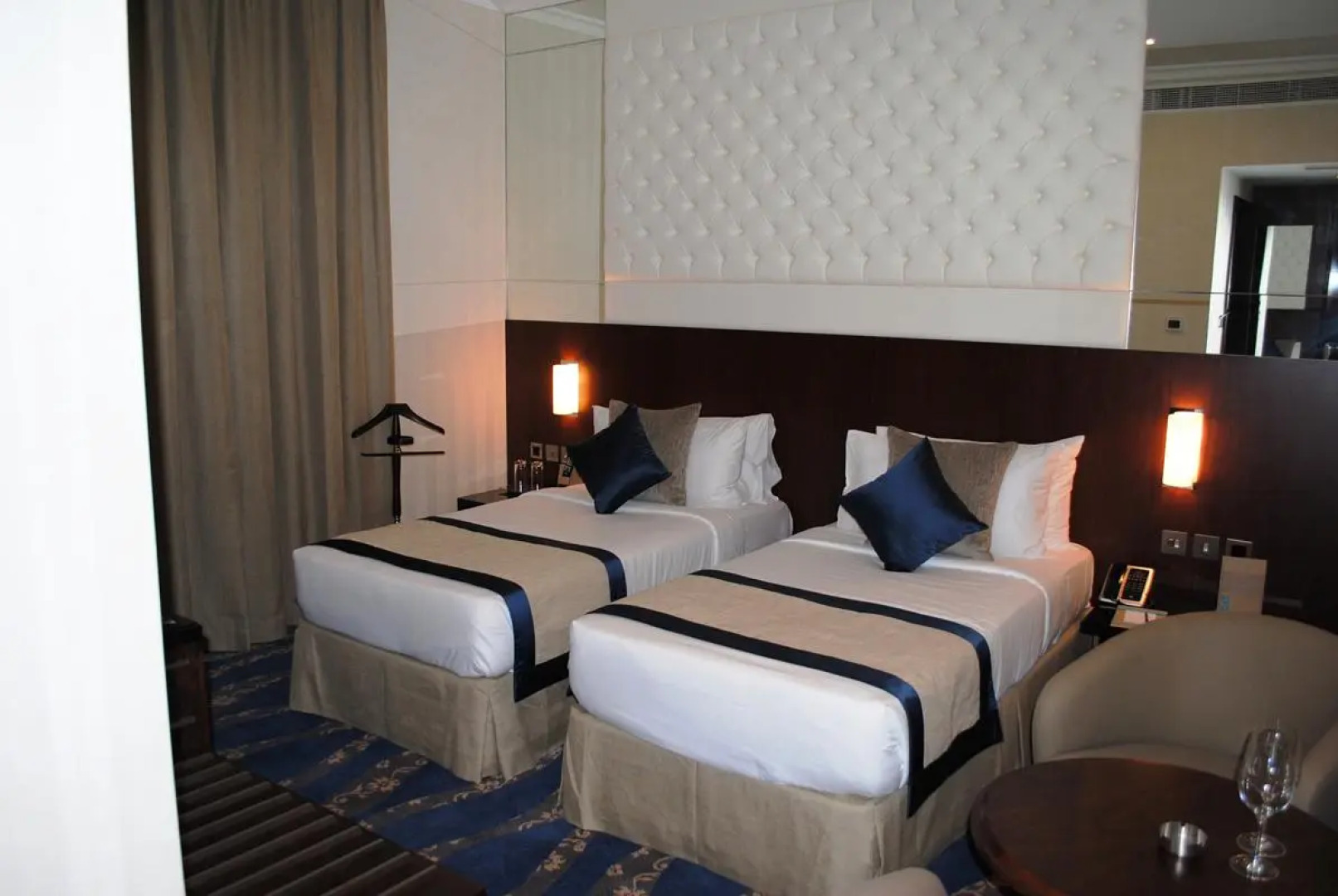 Raviz Center Point Hotel