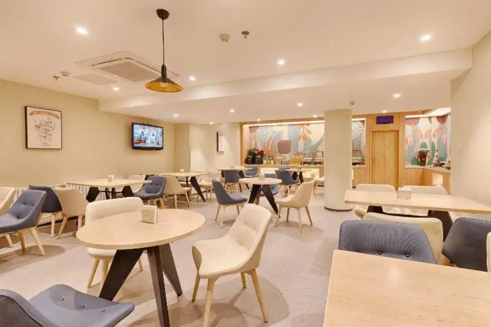 Hanting Hotel (Binzhou Zhongbai Building)