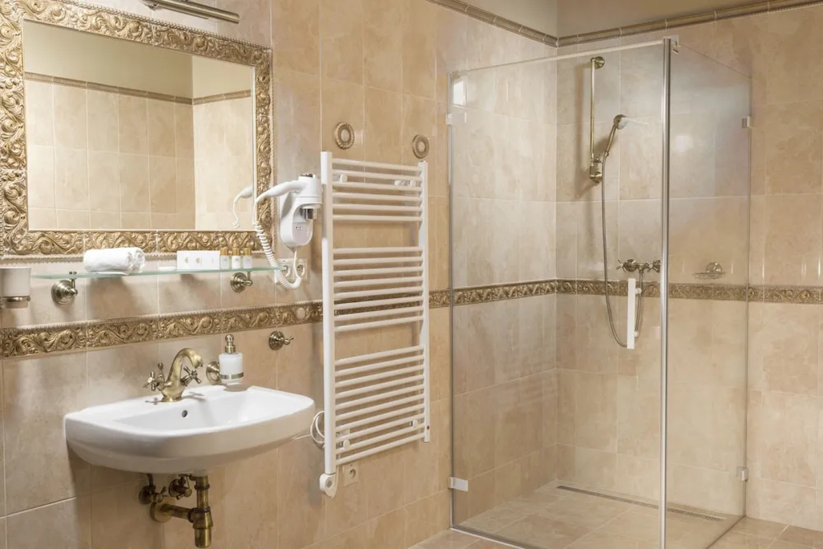 Hotel & Restaurant Gino Park Palace